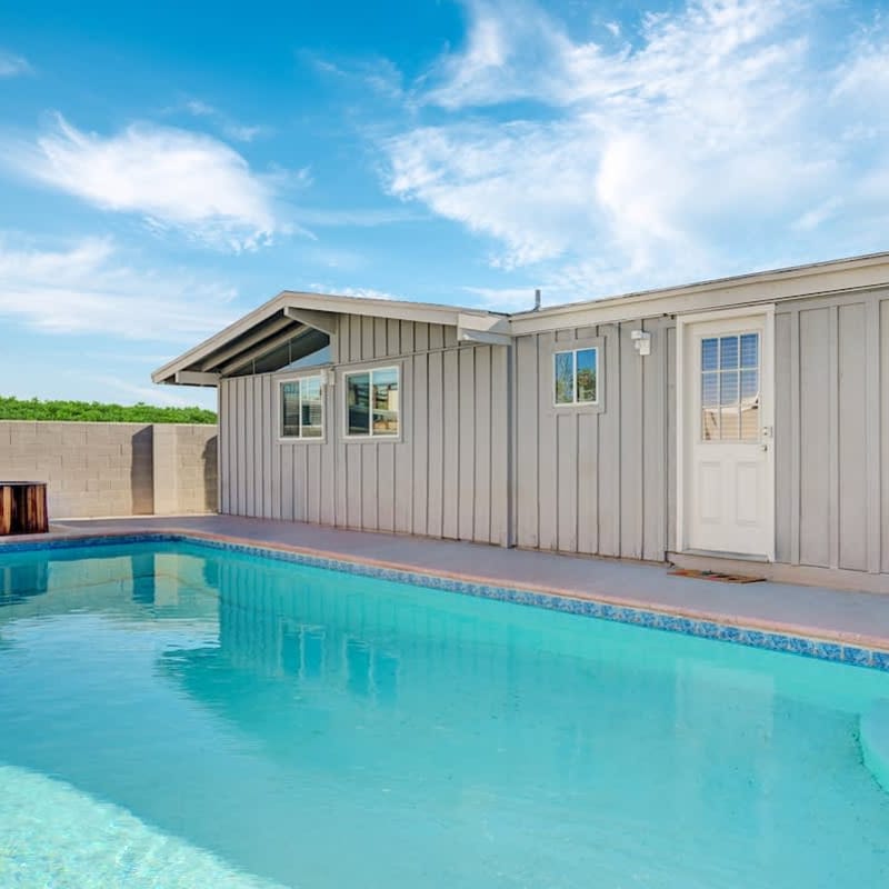 Luxury 4BR 2BA House with Pool Spa Billiard Only 6 minutes to the Strip